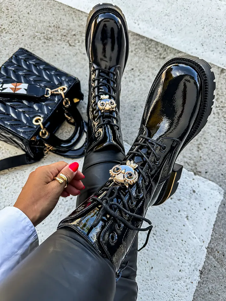 Lakkozott fűzős bokacsizma EMILY - next