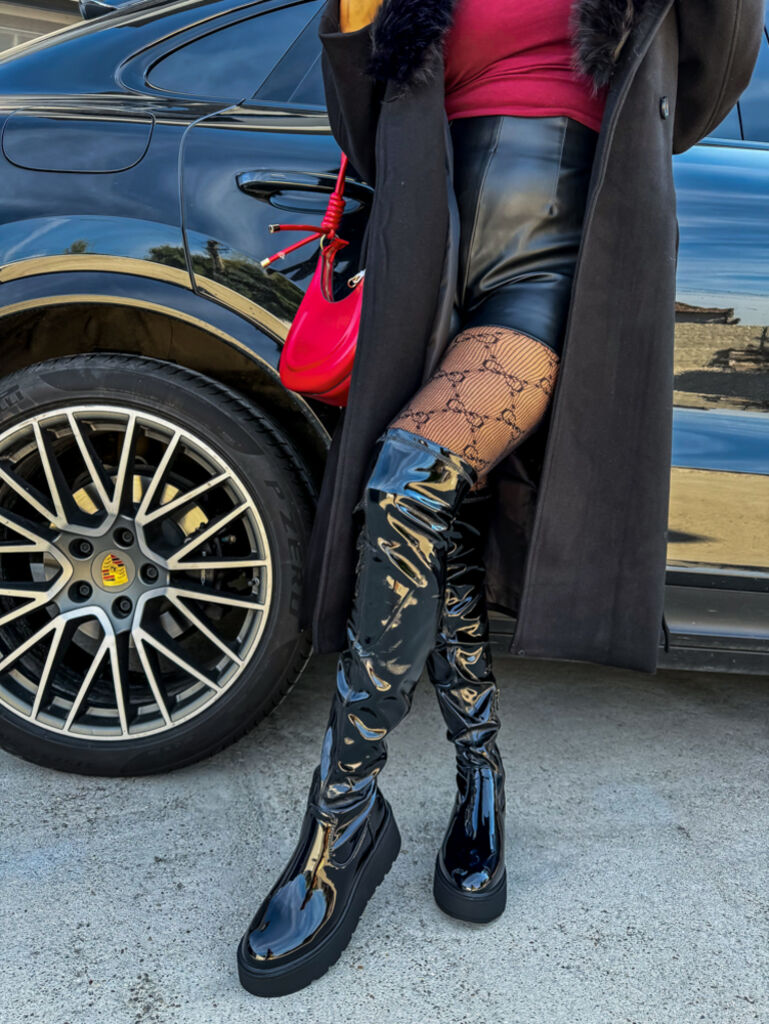 Lakkozott térd feletti csizma CLAIRE - next