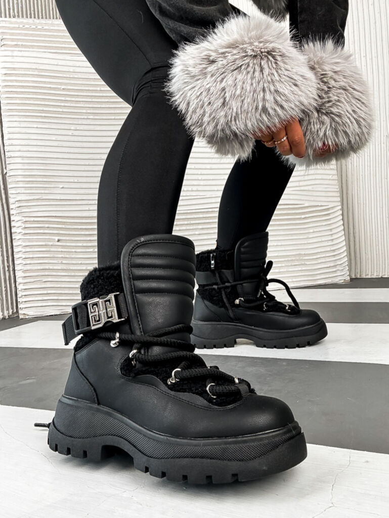 Bélelt fűzős bokcsizma NAILAH