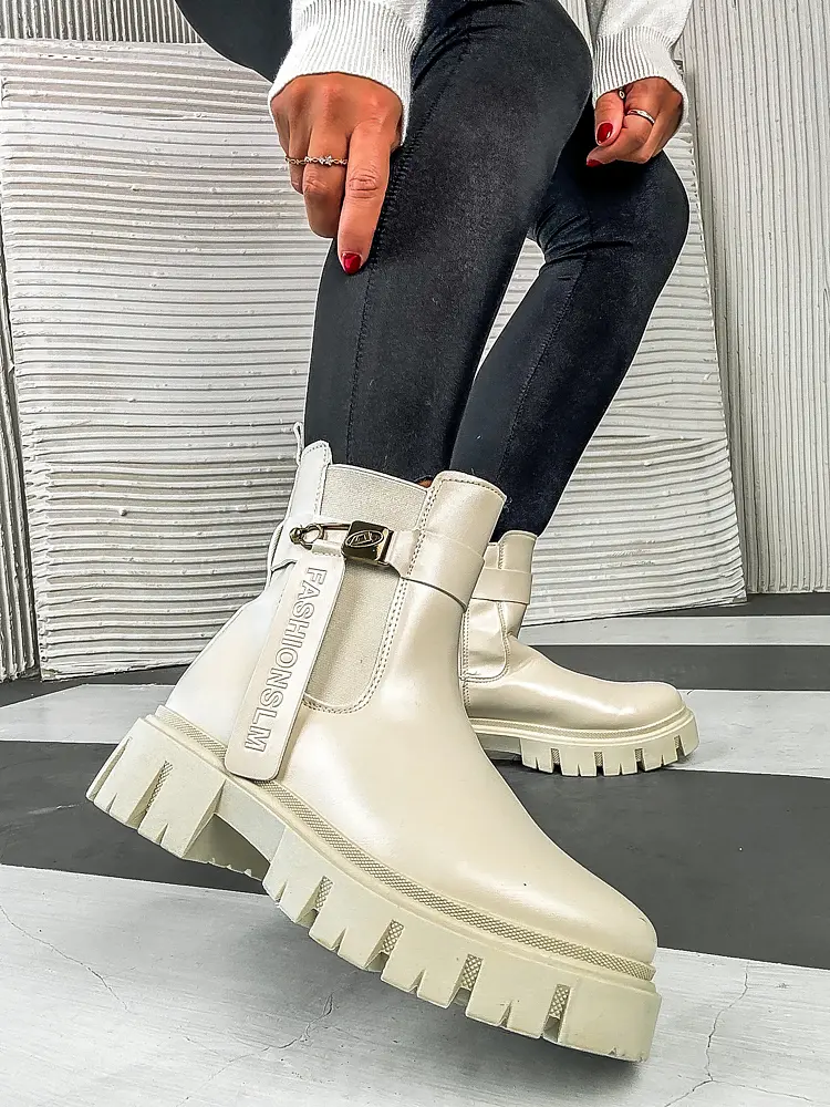 Krémszínű bokacsizma PALMERA - next