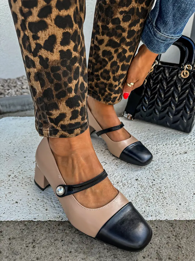 Elegáns bézs szandál HELGA