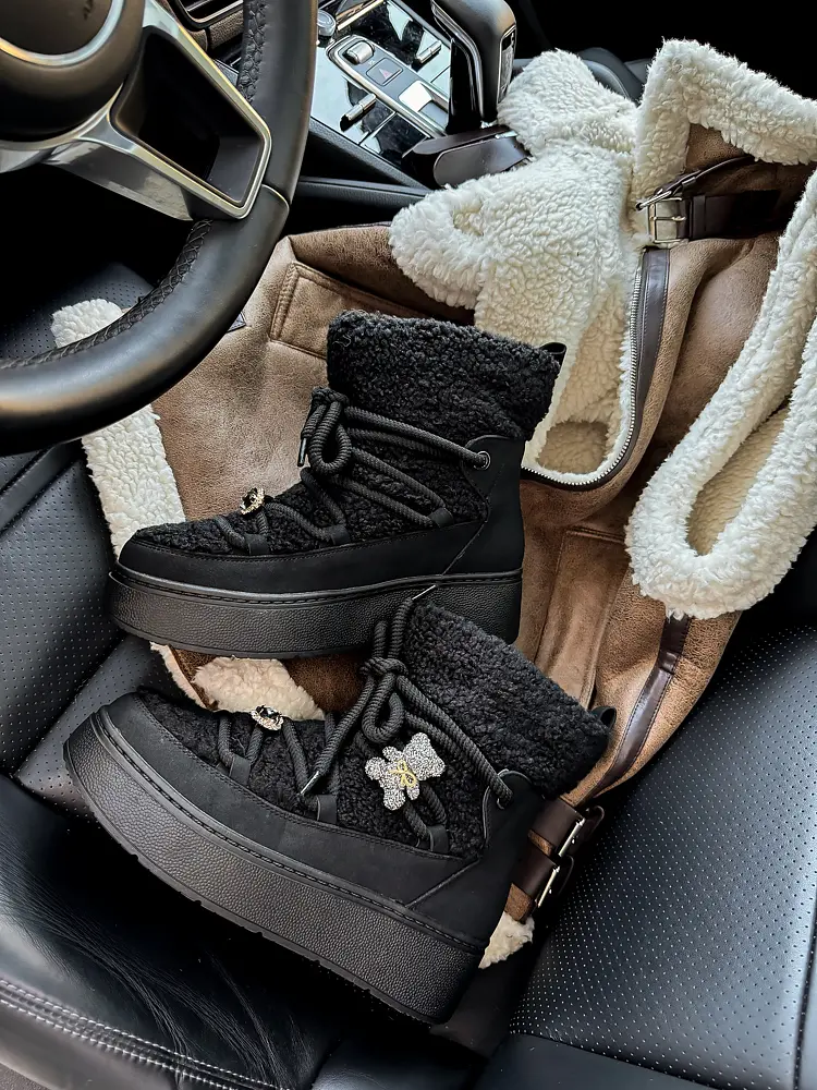 Bélelt fűzős bokacsizma maci dísszel SORAYA - next