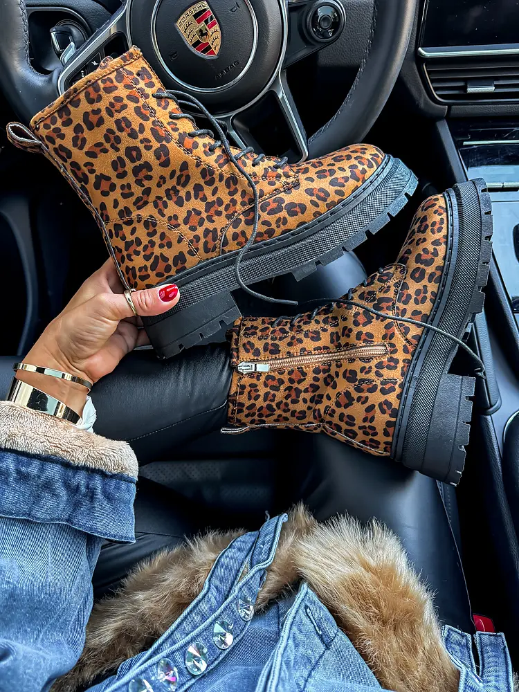 Leopármintás fűzős bokacsizma ARWA