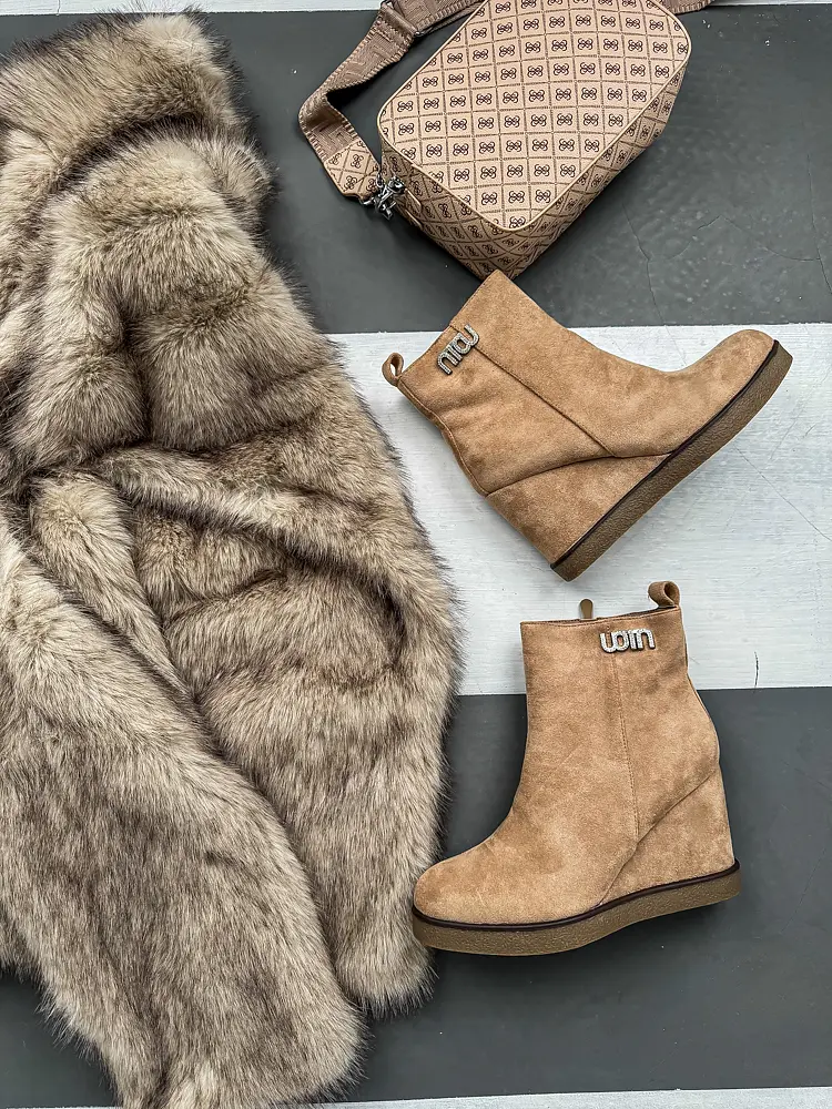 Magasított talpú bokacsizma BORI - next