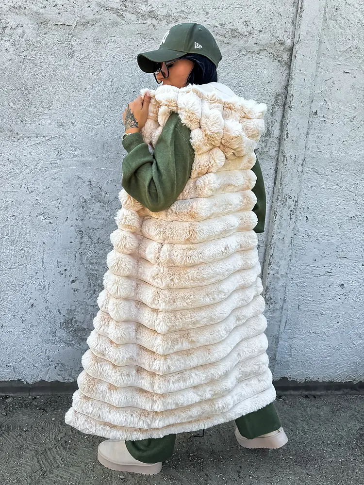 Hosszú műszőrme mellény kapucnival SHARNEL