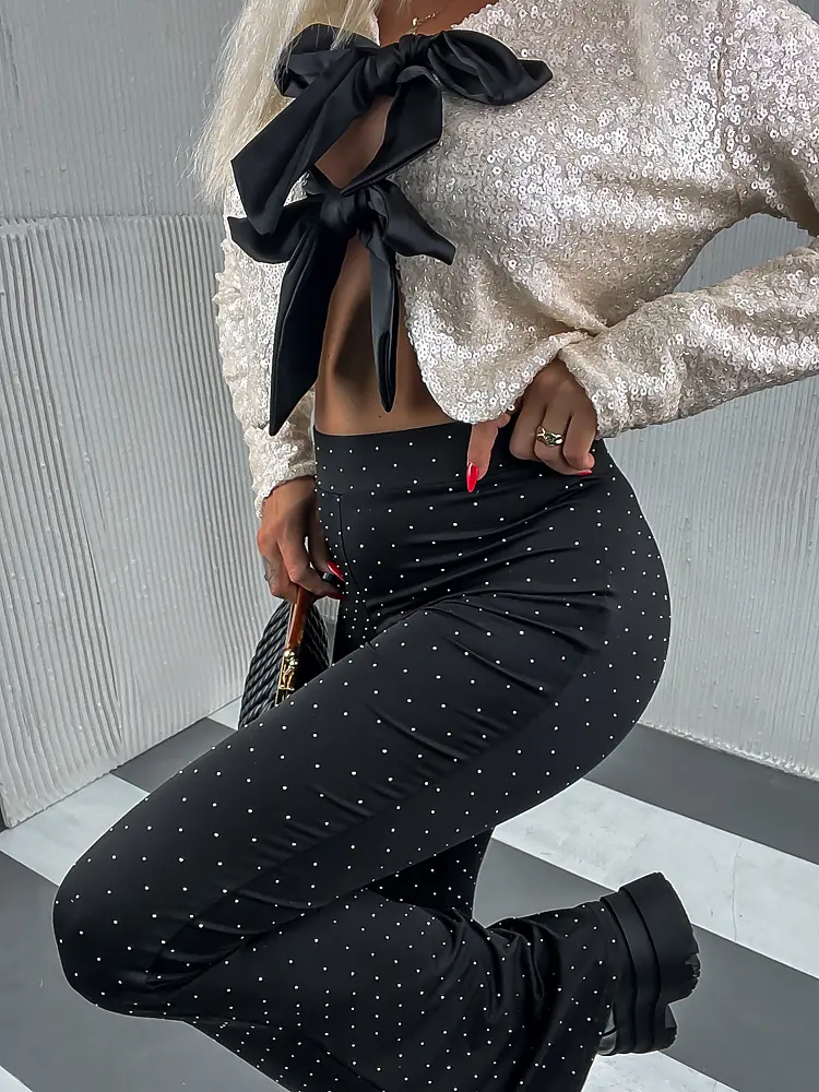 Kövekkel díszített fekete trapéz nadrág ALYA - next