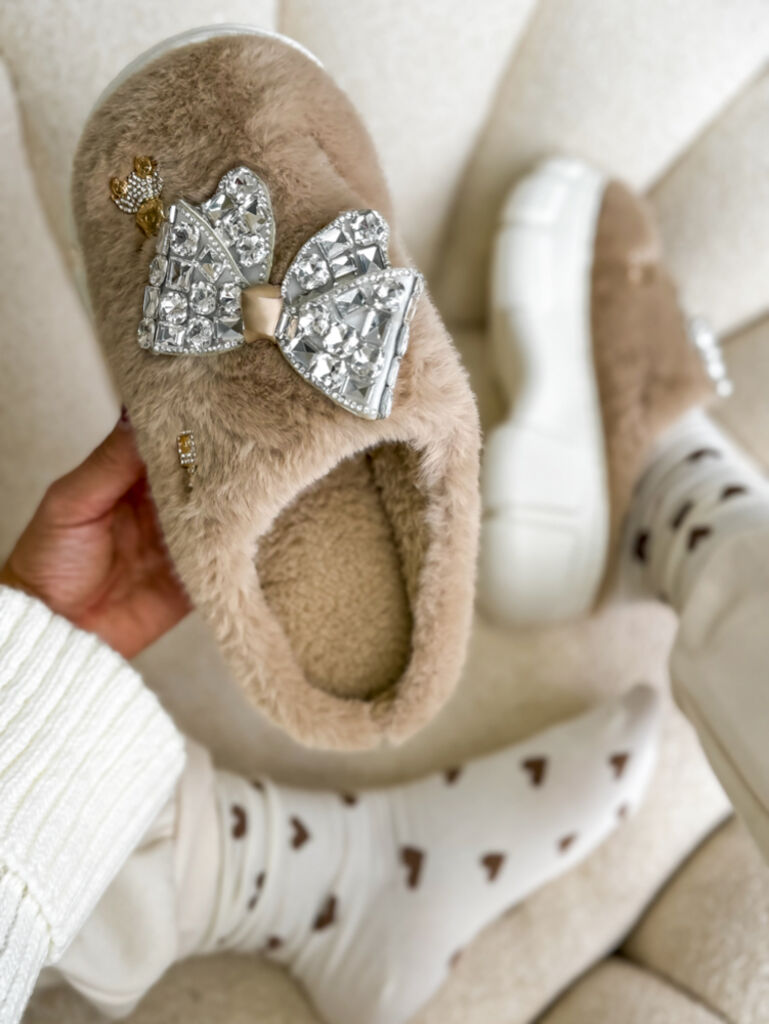 Masnis meleg papucs AMORA - next