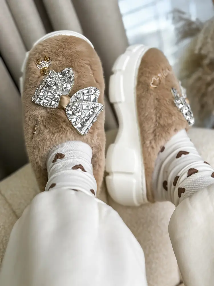 Masnis meleg papucs AMORA