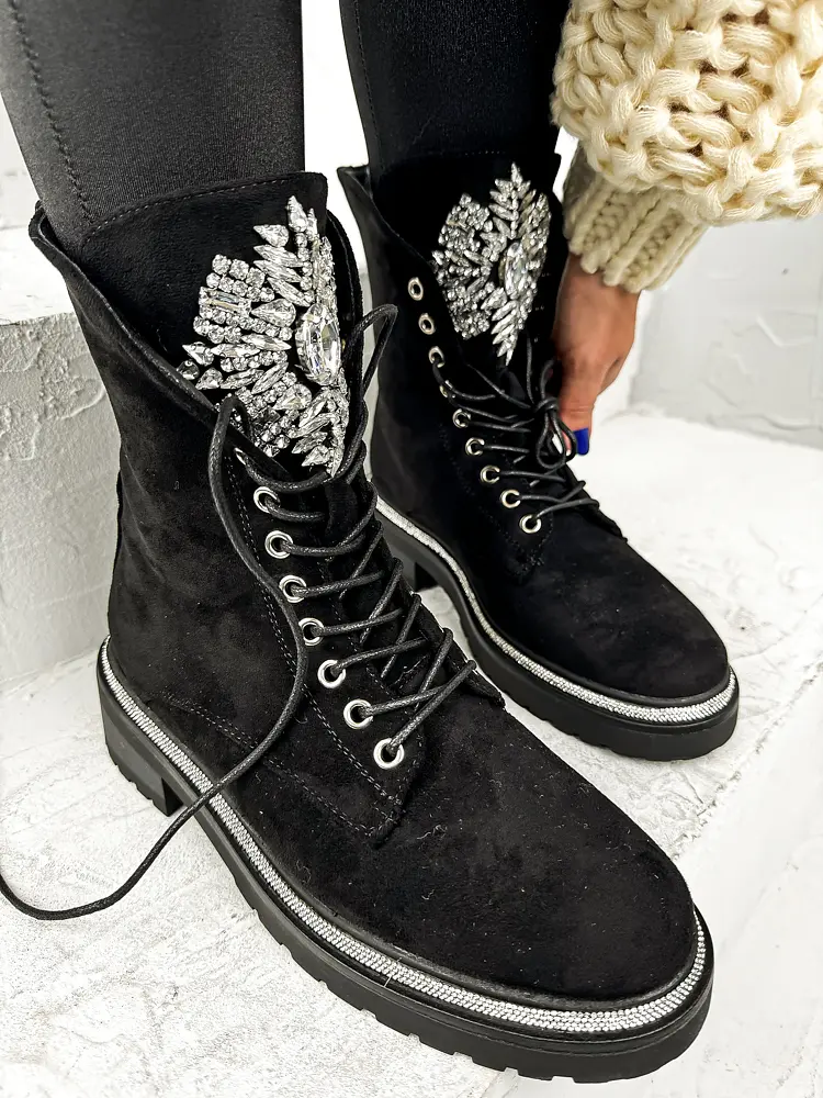 Velúr fűzős bokacsizma kövekkel díszítve RYLEE