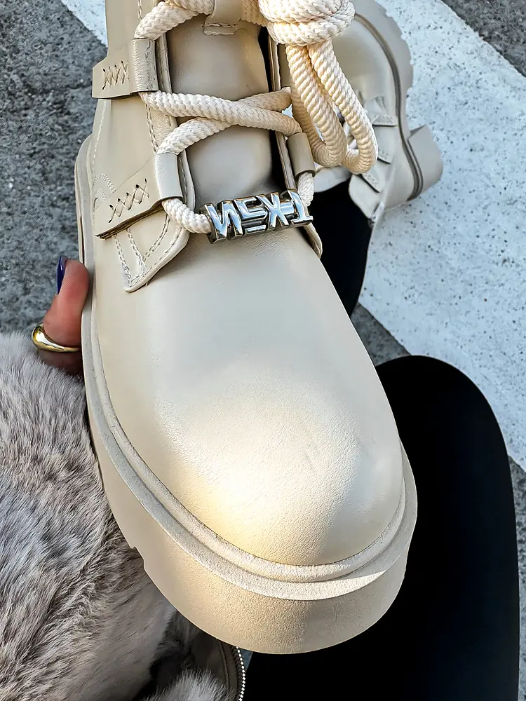 Fűzős bokacsizma CYRENA - next