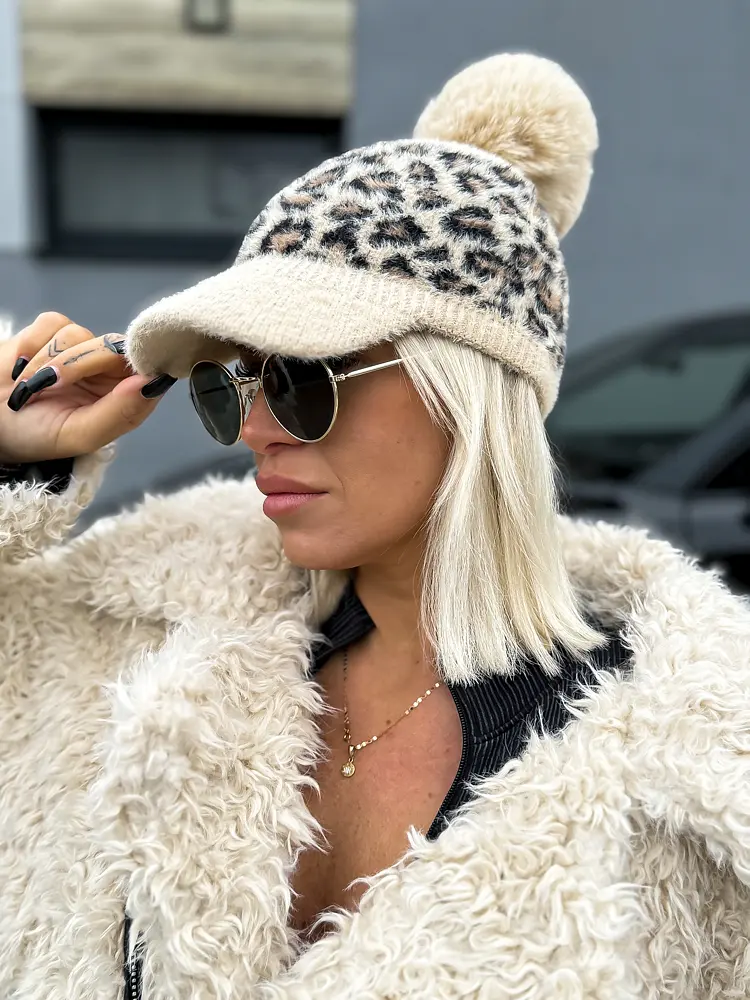 Meleg gombócos leopárdmintás siltes sapka 