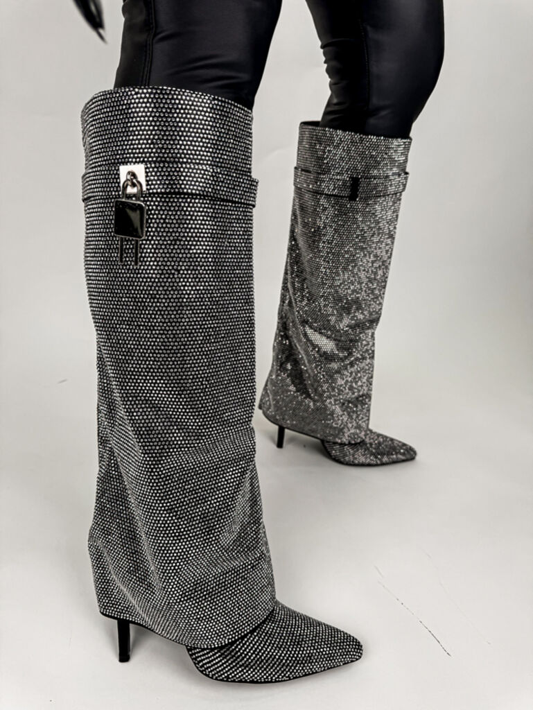 Kövecskékkel díszített magasszárú csizma CHRISTIE - next