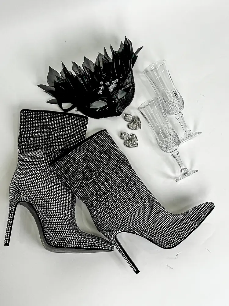 Kövecskékkel díszített bokacsizma EFFIE - next