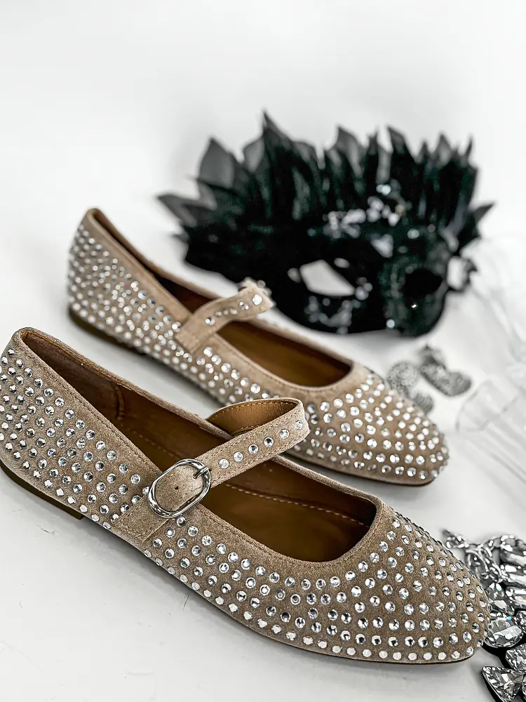 Balerina cipő ezüst színű díszekkel ZOLA
