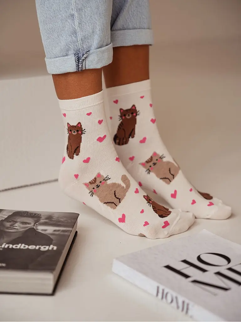 Ekrü cicás zokni