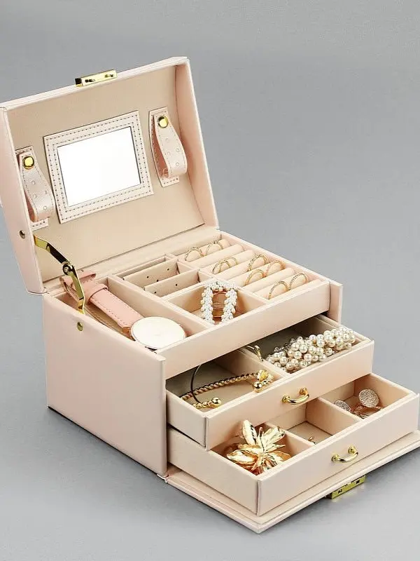 Elegáns ékszertartó - púderszín