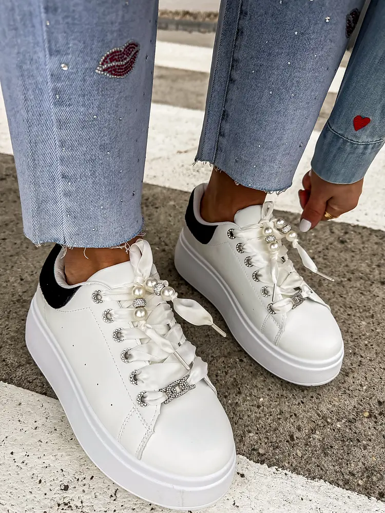 Kövecskékkel díszített platformos sportcipő ZELINA - next