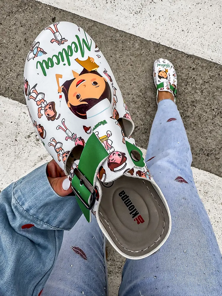 Mintás egészségügyi papucs NURSE