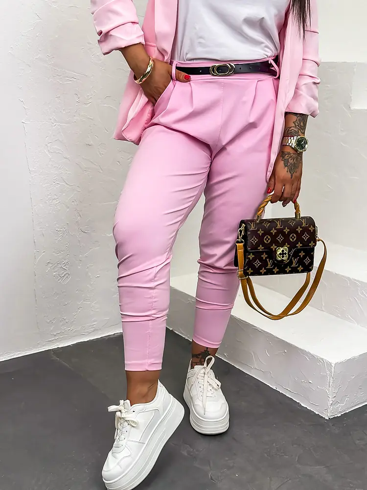 Gumis derekú sportosan elegáns nadrág övvel ROZI