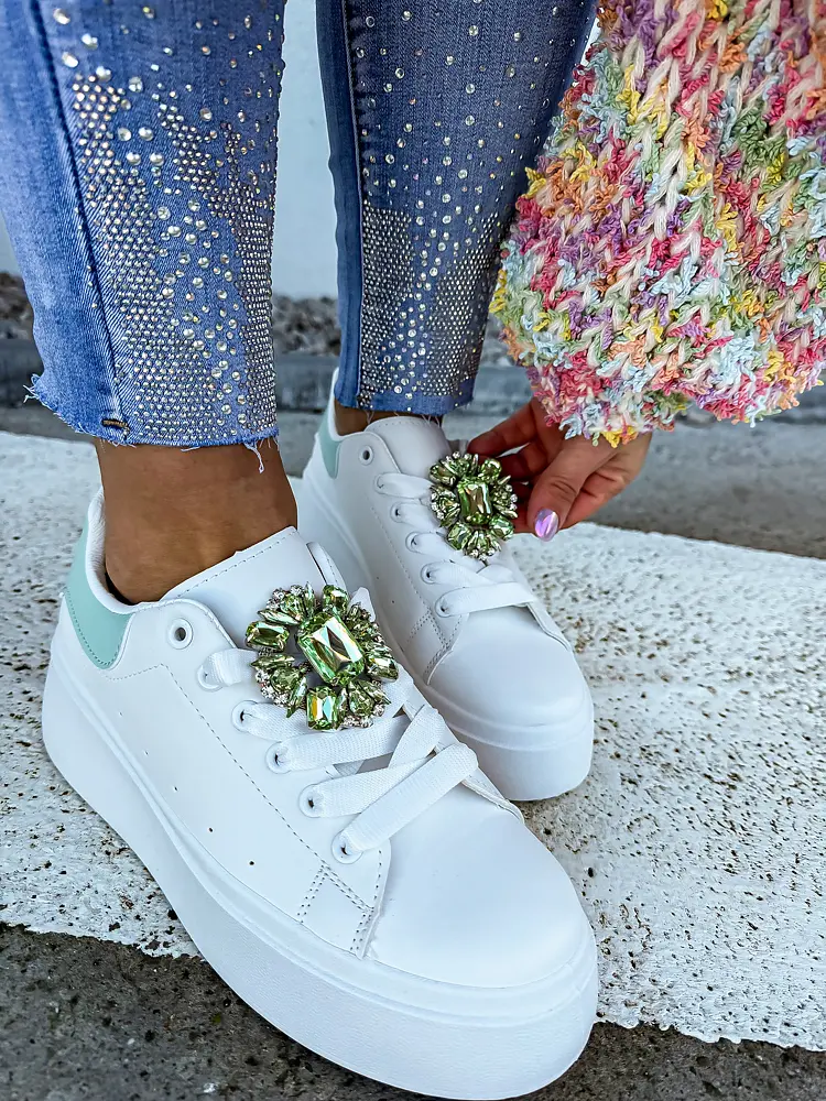 Kövekkel díszített sportcipő ASHLEY