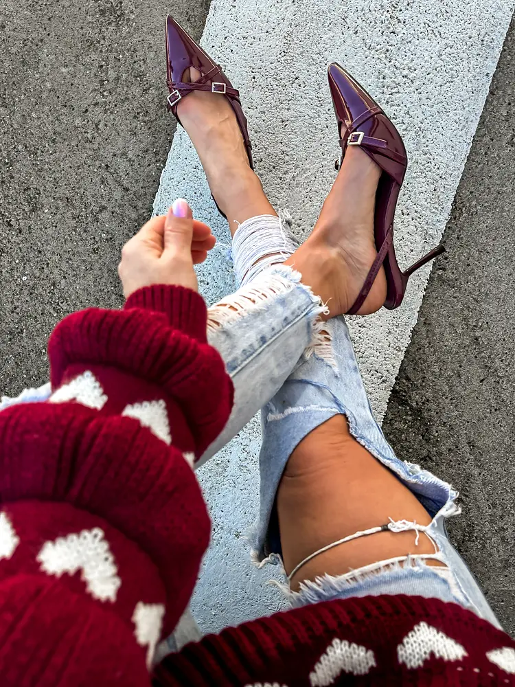 Lakkozott elegáns szandál PERLA - next