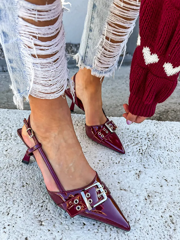 Szandál ezüst színű díszekkel ATTINA