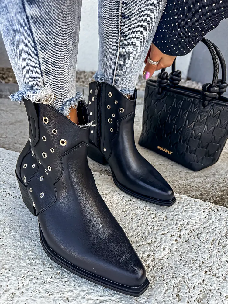 Ezüst nittekkel díszített tavaszi csizma VIVIANA