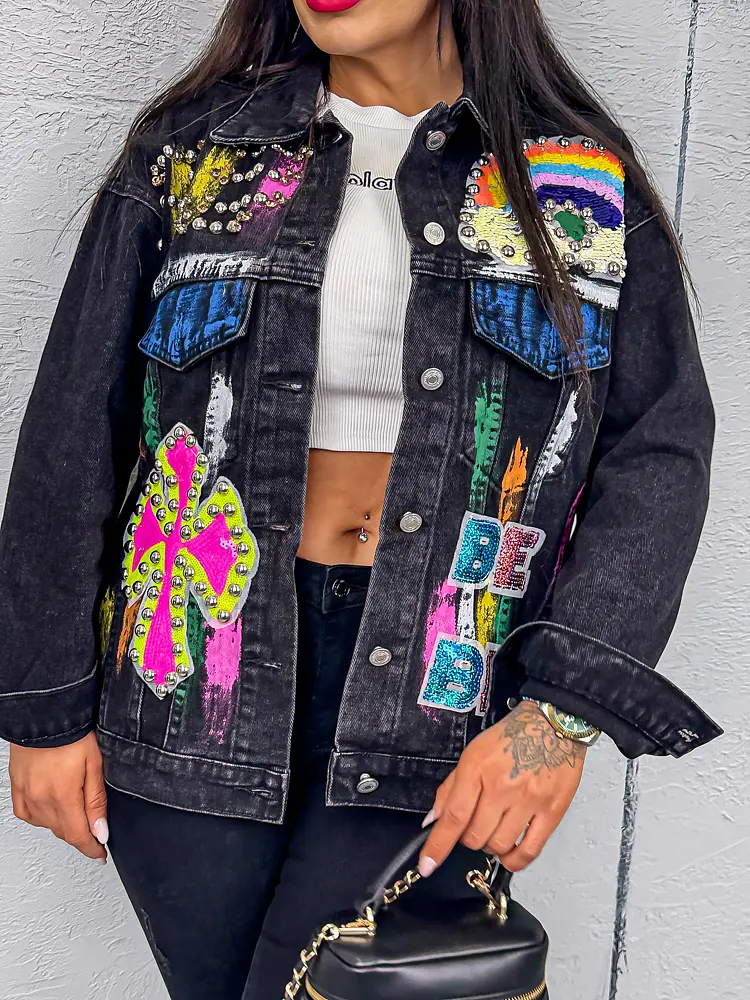 Nittekkel és flitterrel díszített extravagáns farmerkabát WALDA