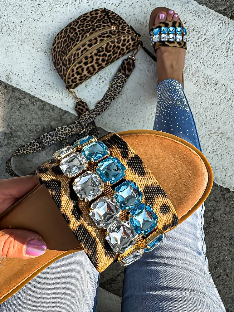 Kövekkel díszített női papucs RODERIKA