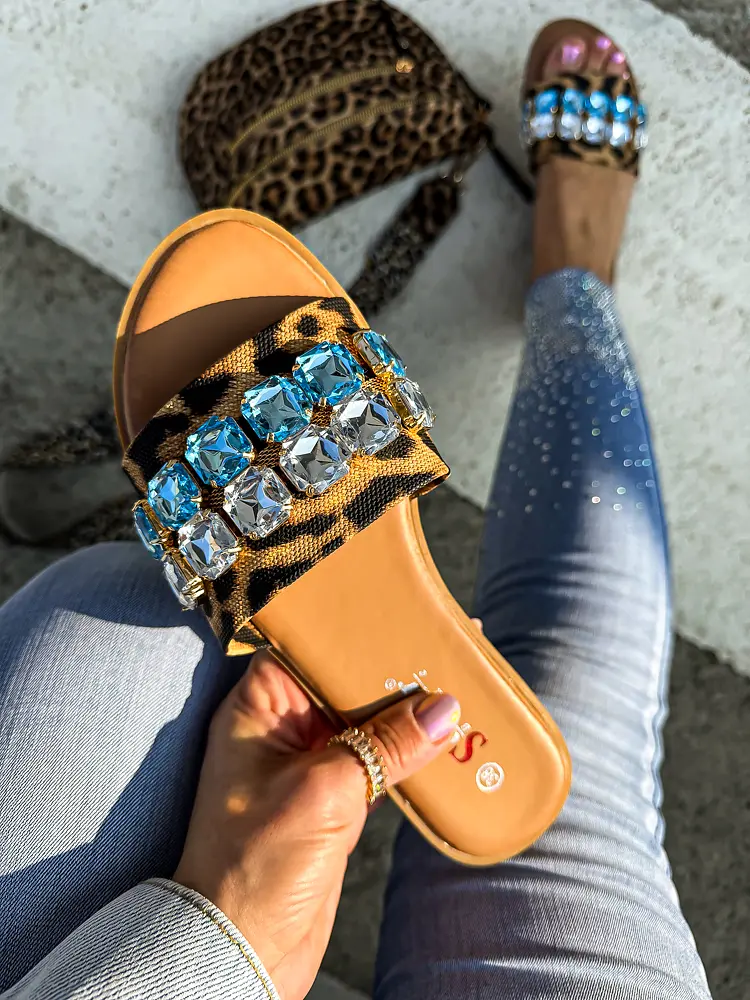 Kövekkel díszített női papucs RODERIKA - next