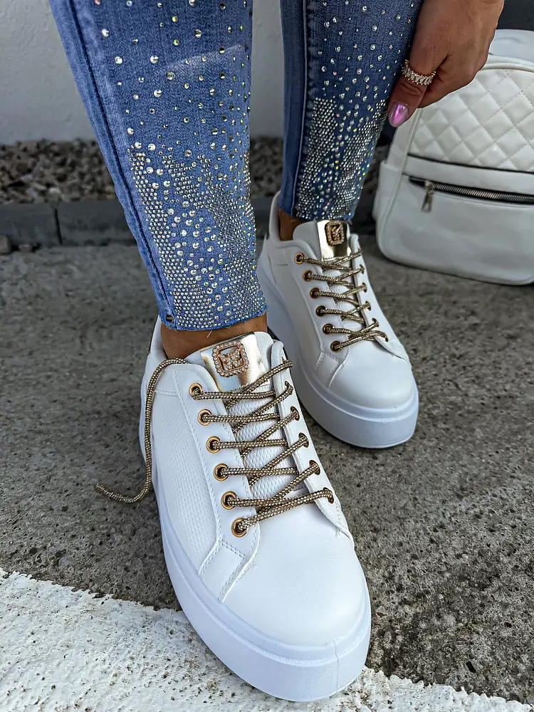 Kövecskékkel díszített sportcipő VALERIE - next