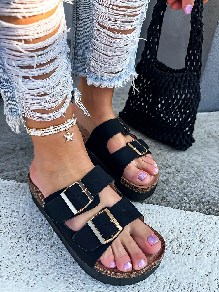 Fekete platformos papucs MARITZA