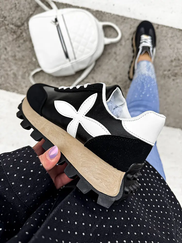 Női sportcipő arany színű dísszel JILIAN - next