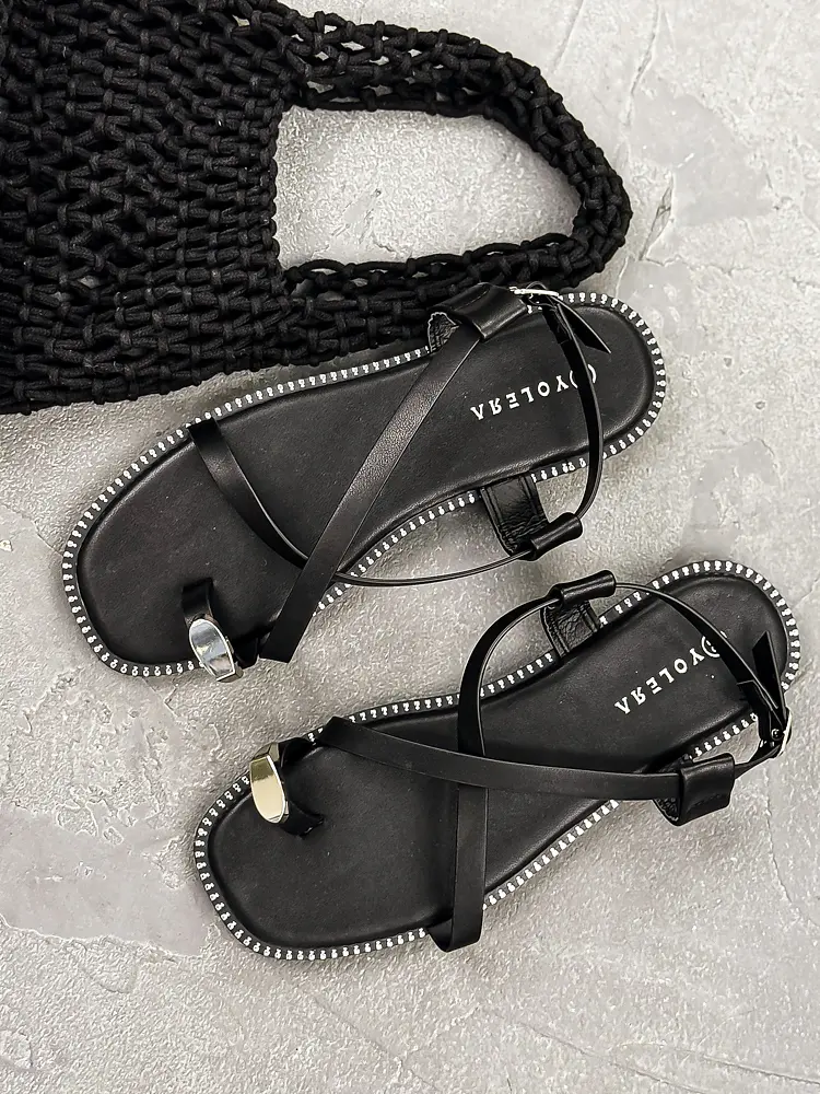 Fekete szandál ezüst színű dísszel SHARON - next