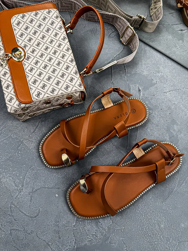 Barna szandál arany színű dísszel SHARON - next