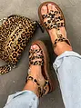 Leopárdmintás szandál arany színű dísszel ROMANA