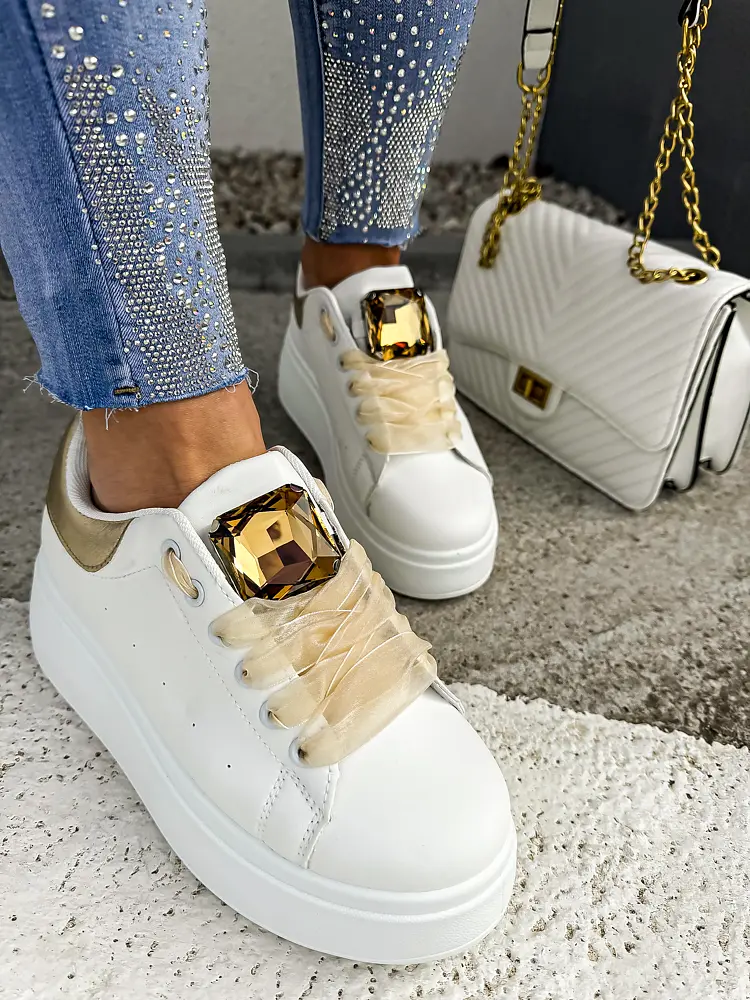 Kővel díszített fehér platformos sportcipő MAIDA - next