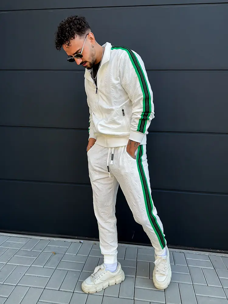 Fehér férfi sportos együttes 