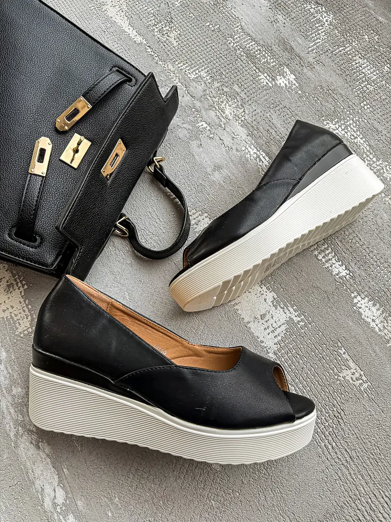 Fekete platformos szandál SALOME - next