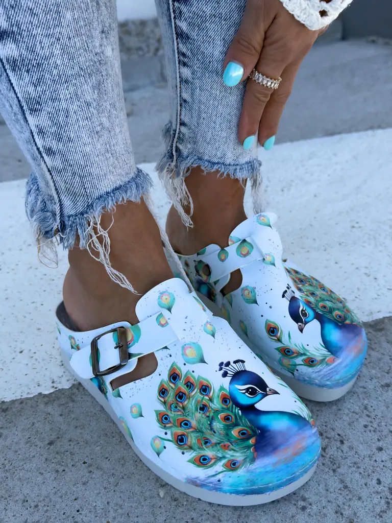 Mintás egészségügyi papucs PEACOCK