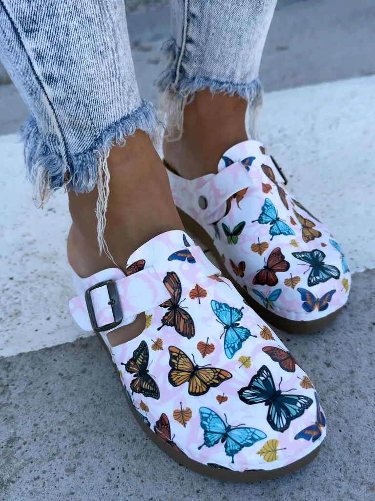 Mintás egészségügyi papucs BEYAZ