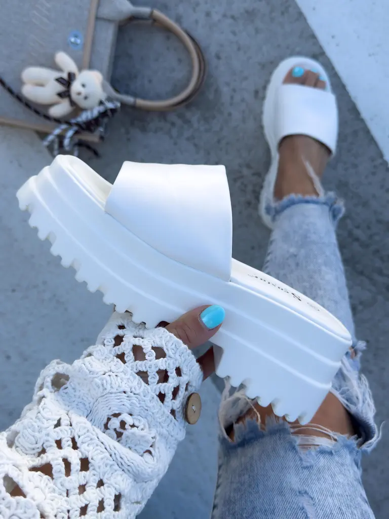 Platformos női papucs YOLANDA - next