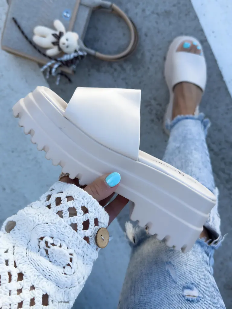 Platformos női papucs YOLANDA - next