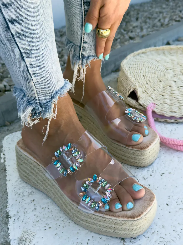 Kövecskékkel díszített platform papucs HILDA