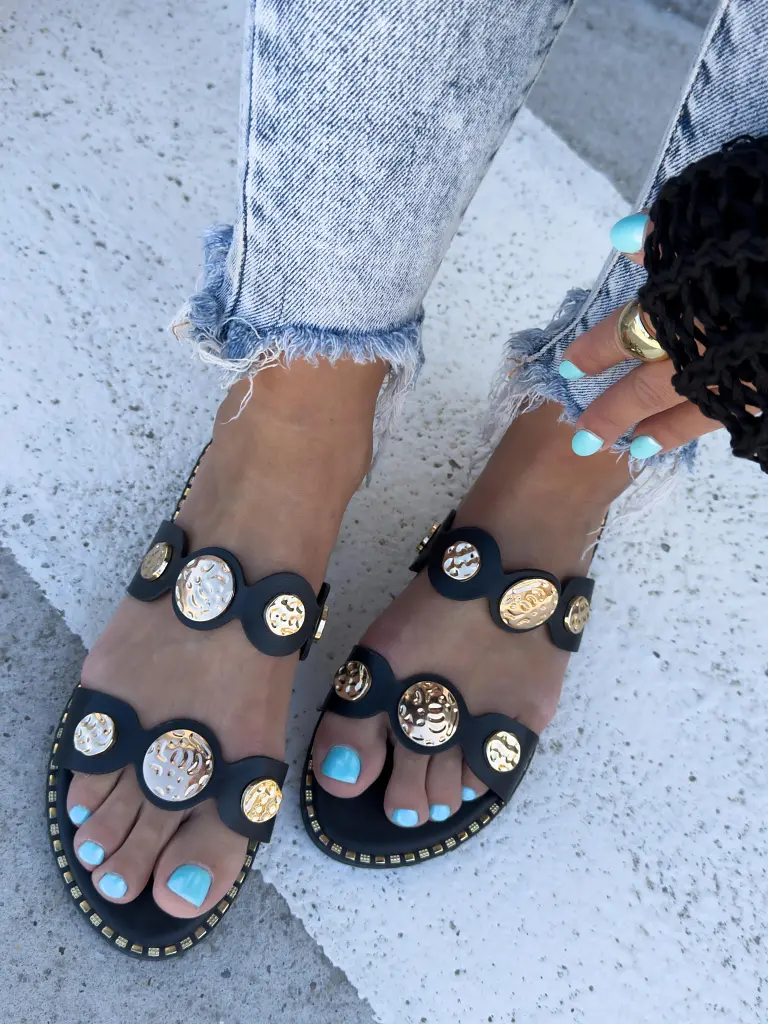 Női papucs arany színű díszekkel DARLA - next