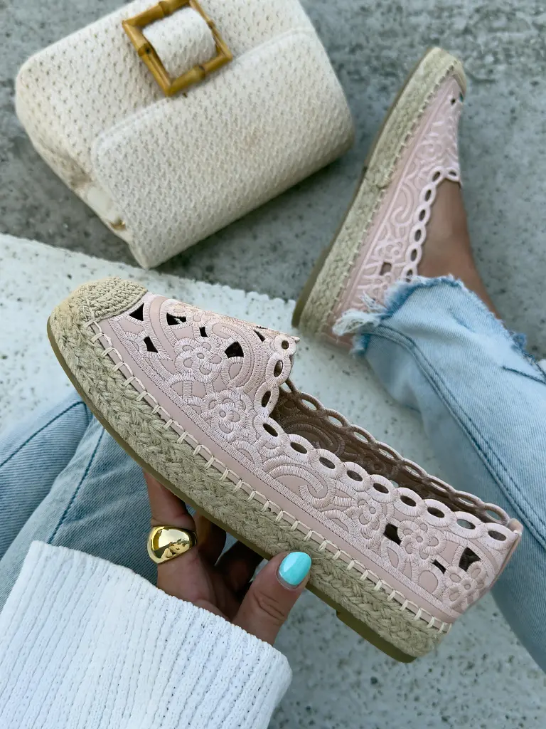 Hímzett női mokaszín LILIEN - next