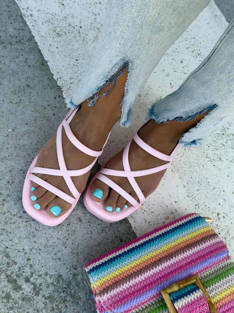 Baby pink platformos szandál ERIKA - next