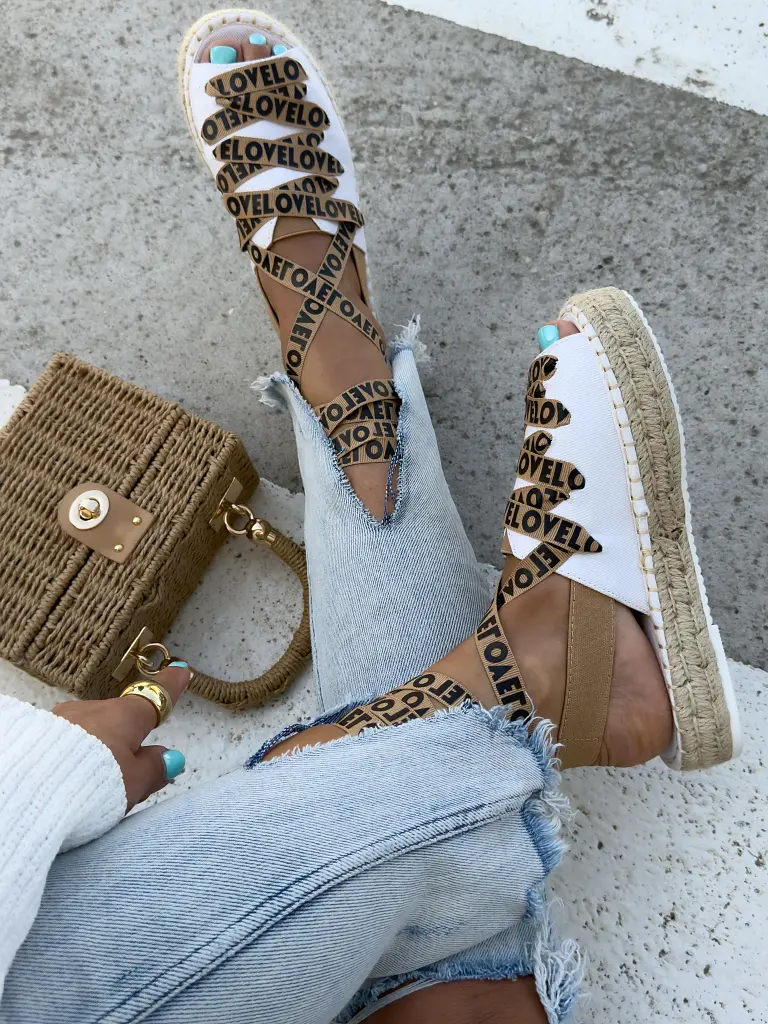 Felkötős női szandál NOWA