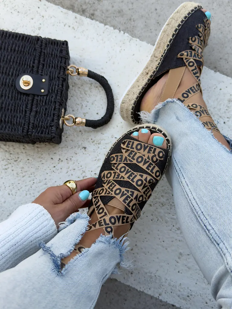 Felkötős női szandál NOWA