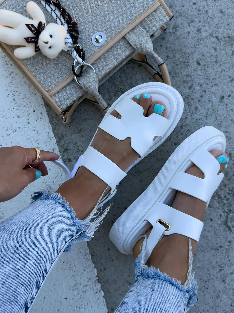 Fehér női szandál MORENA